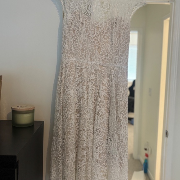 Wedding Dress - Picture 2 of 8